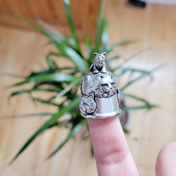 *RARE* Vintage Cat Thimble - Picture 3 of 12